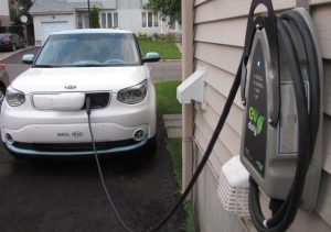 borne de recharge véhicule électrique Flo EV Duty Tesla Grizzl-e TechnoVE