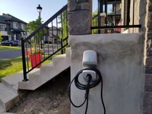 borne de recharge véhicule électrique Flo EV Duty Tesla Grizzl-e TechnoVE