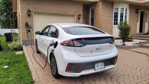 borne de recharge véhicule électrique Flo EV Duty Tesla Grizzl-e TechnoVE