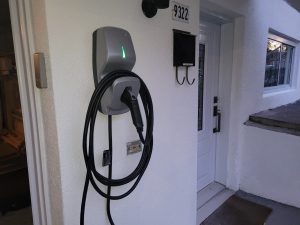 borne de recharge véhicule électrique Flo EV Duty Tesla Grizzl-e TechnoVE