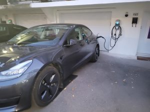 borne de recharge véhicule électrique Flo EV Duty Tesla Grizzl-e TechnoVE