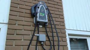 borne de recharge véhicule électrique Flo EV Duty Tesla Grizzl-e TechnoVE
