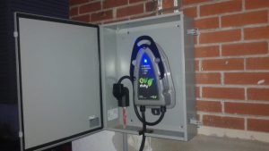 borne de recharge véhicule électrique Flo EV Duty Tesla Grizzl-e TechnoVE