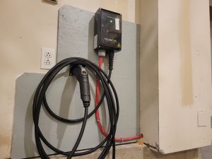 borne de recharge véhicule électrique Flo EV Duty Tesla Grizzl-e TechnoVE