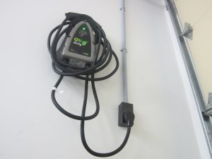 borne de recharge véhicule électrique Flo EV Duty Tesla Grizzl-e TechnoVE